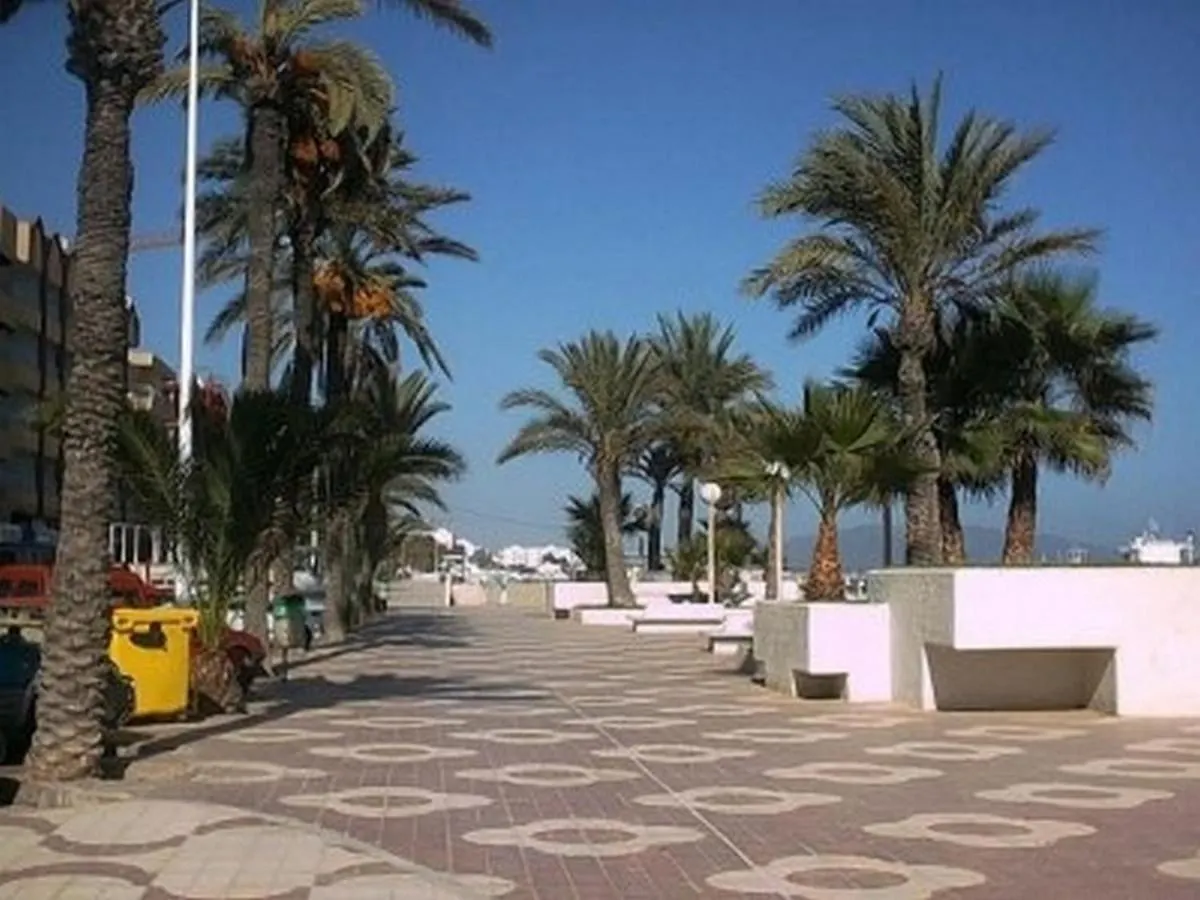 Homes of Spain: Beachfront Apartments with Private Pool at Paraiso Vera Playa