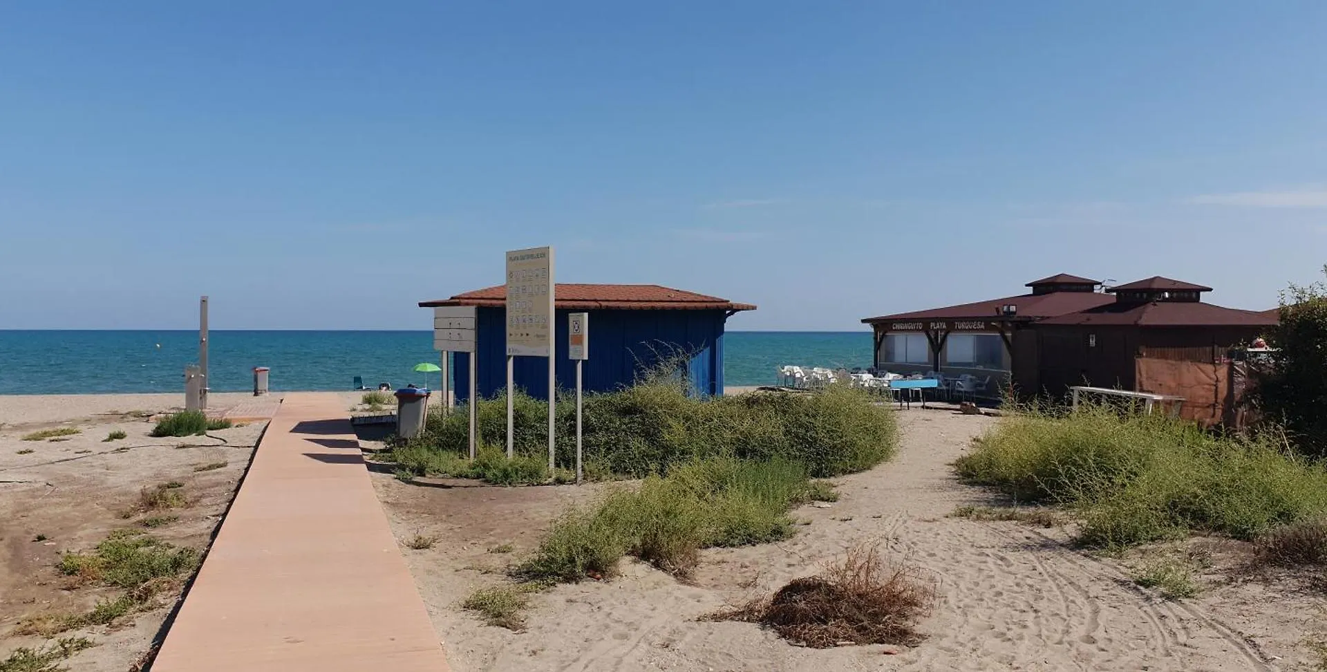 Homes of Spain: Beachfront Apartments with Private Pool at Paraiso Vera Playa